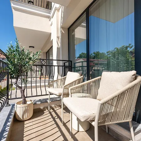 Center Gem With Balcony By Flat Mаnager דירה